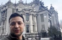 Volodimir Zelenszkij videóüzenetet vesz fel a háború első napjaiban