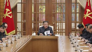 كيم جونغ أون زعيم كوريا الشمالية في اجتماع حزب العمال الحاكم، بيونغ يانغ