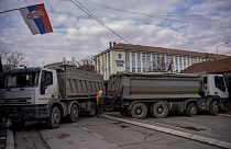 Une barricade dans la ville de Mitrovica, au nord du Kosovo, le 28 décembre 2022.