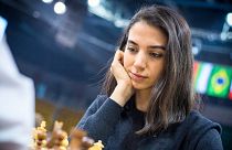 لاعبة الشطرنج الإيرانية سارة خادم