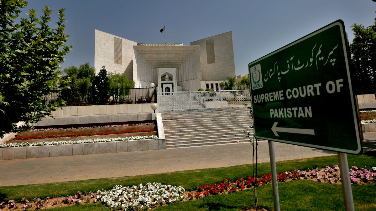 محكمة في باكستان تبرئ مغتصب بعد زواجه من ضحيته