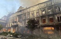 آثار لحريق في فندق وكازينو جراند دايموند سيتي بالقرب من حدود كمبوديا وتايلاند في بويبت، كمبوديا