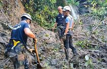 Opération de secours après un glissement de terrain dans la région du Davao Oriental aux Philippines, le  29 décembre 2022