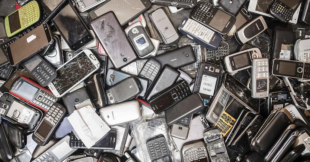 Zimbabwe bans all lithium exports