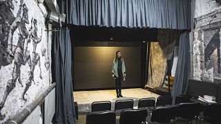 Teatro dramático de Mykolaiv refugia-se em "bunker"