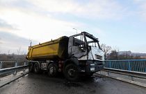 کامیون‌هایی که در مرز بین کوزوو و صربستان جلوی تردد را گرفته بودند دچار حریق شدند