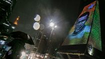 Tout le Brésil pleure la disparition de Pelé, à l'image de son portrait projeté sur les locaux de la fédération des industries de l'Etat de Sao Paulo, le 26 décembre 2022.