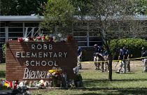 Escuela primaria Robb en Uvalde, Texas, 25 de mayo de 2022, después de que un joven de 18 años matara a 19 estudiantes y dos profesores.