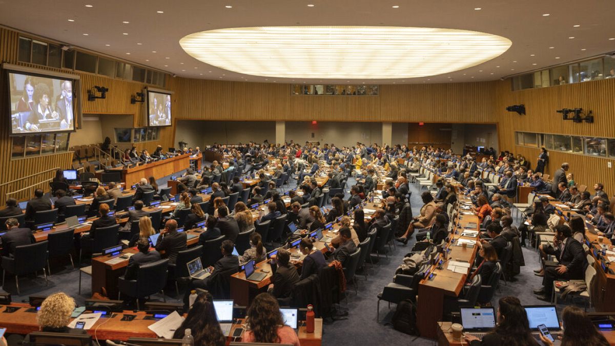  يحضرأعضاء مجلس الأمن اجتماعاً للجنة إنهاء الاستعمار التابعة للأمم المتحدة  في مقرها- 11 نوفمبر 2022.