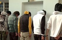 الصورة من مقطع فيديو نشرته شرطة مدينة السليمانية للمتهمين