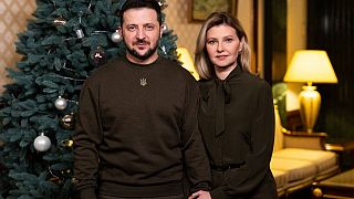 Foto ufficiale per il 2023: il presidente ucraino Volodymyr Zelensky e la First Lady Olena Zelenska.