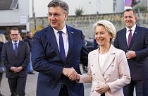 Az Európai Bizottság elnöke és a horvát kormányfő a horvát-szlovén határon 2023. január elsején