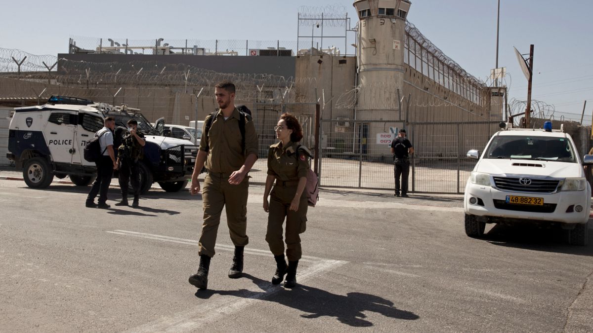 صورة أرشيفية-سجن عوفر بالقرب من القدس