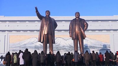 Estátuas do líderes norte-coreanos em Pyongyang