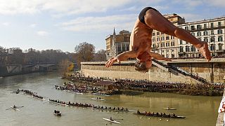 Mergulho de Ano Novo no rio Tibre, em Roma