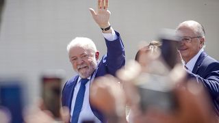 Luiz Inácio Lula da Silva jura su cargo como presidente de Brasil por tercera vez