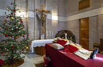Тело Бенедикта XVI было доставлено в часовню Ватиканского монастыря в воскресенье