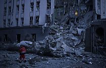 Разрушенный в результате российской атаки отель в Киеве. 31 декабря 2022 года