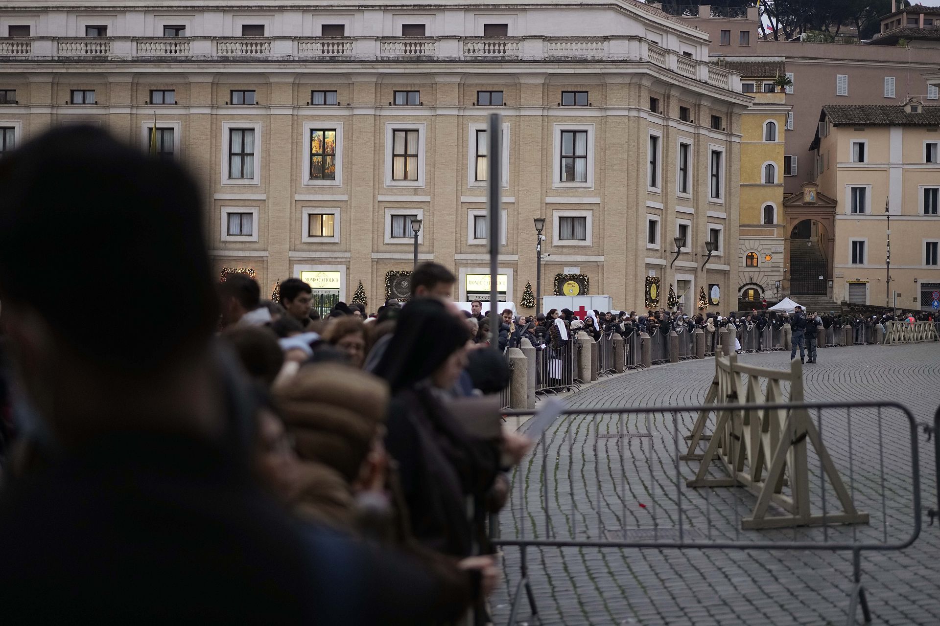 Pope Benedict XVI: More than 65,000 flock to Vatican City for lying in ...
