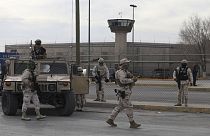 Exército em frente à prisão de Ciudad Juárez