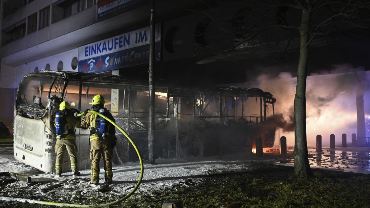 Kiégett busz Berlinben, január elsején