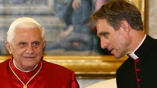 Папа Бенедикт XVI и его личный секретарь архиепископ Георг Генсвайн