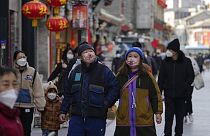 O número de infeções disparou na China depois de quase três anos de política "zero Covid"