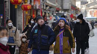 Заболеваемость ковидом в Китае резко выросла после снятия ограничений