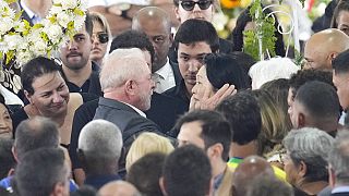 Lula da Silva offering condolences to Pele's widow Marcia
