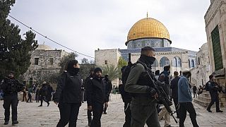 Посещать Храмовую гору иудеям не возбраняется, но молиться там могут лишь мусульмане