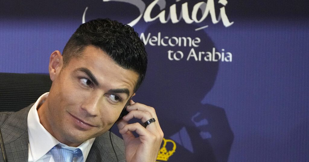 Al Nassr fans rush to buy club merchandise after Ronaldo signing