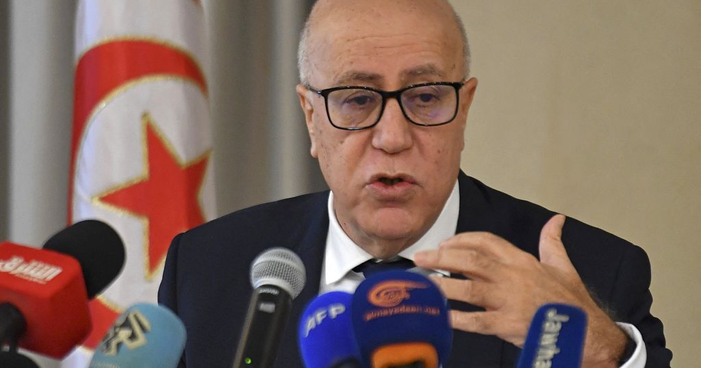 Without quick IMF deal, hard times lie ahead -Tunisia's Central bank chief 