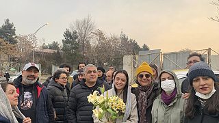 Taraneh Alidoosti mit Freunden nach ihrer Entlassung aus dem Gefängnis