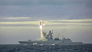 إطلاق صاروخ من سفينة روسية. 2022/05/28