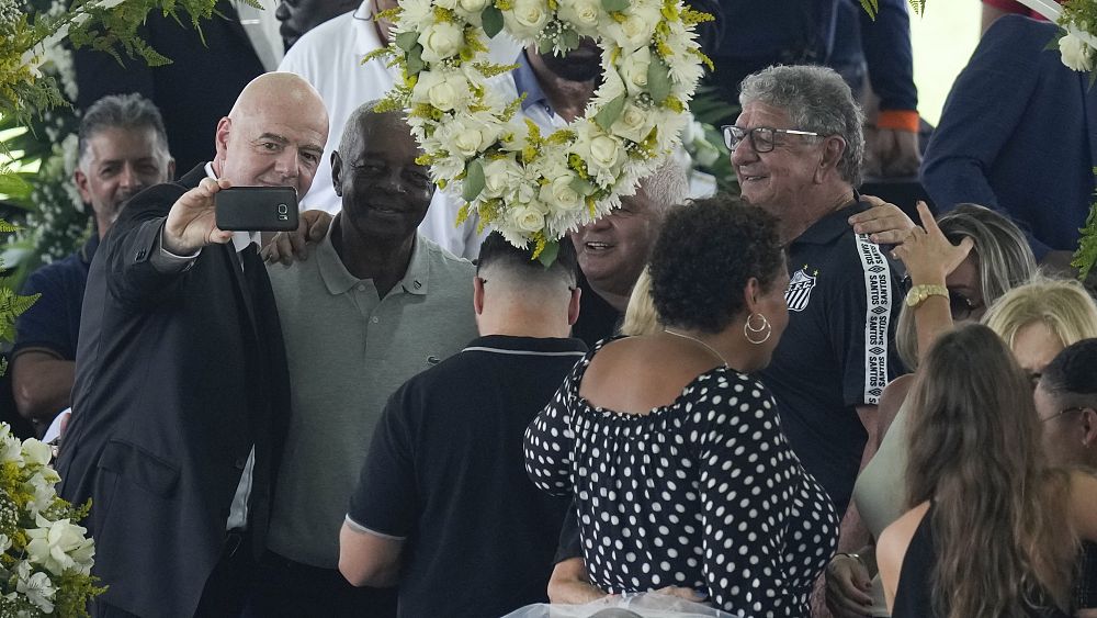 A selfie triggers Infantino’s criticisms