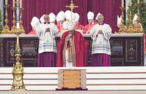 Francisco tornou-se no primeiro Papa a presidir às cerimónias fúnebres de um Papa emérito