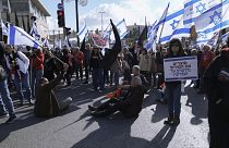 Jeruzsálemi tüntetés egy büntetett előéletű politikus miniszterré történő kinevezése ellen