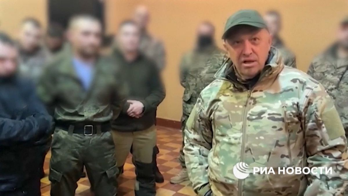 Jewgeni Prigoschin empfängt Strafgefangene, die in der Ukraine waren, zurück in Russland