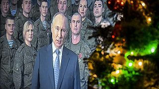 Presidente Vladimir Putin a discursar no Ano Novo, na cerimónia de entrega de ordens militares e medalhas aos militares russos, Moscovo