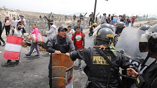 متظاهرون يغلقون عدة طرق في بيرو