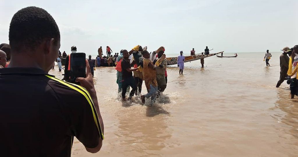 Search For Victims Continues After Ferry Capsized In Nigeria Africanews 5257