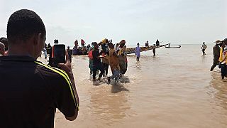 Search for victims continues after ferry capsized in Nigeria 
