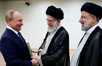 دیدار پوتین با رهبر جمهوری اسلامی و رئیس جمهوری ایران در سفر به تهران به تاریخ ۱۹ ژوئیه ۲۰۲۲.