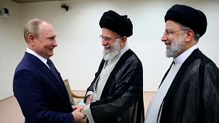 دیدار پوتین با رهبر جمهوری اسلامی و رئیس جمهوری ایران در سفر به تهران به تاریخ ۱۹ ژوئیه ۲۰۲۲.