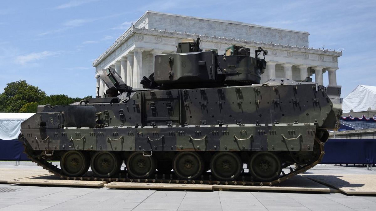 Боевая машина пехоты Bradley участвует в мероприятии "Салют Америке", 3 июля 2019 года.