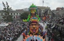 Un carnaval se disfraza de afro en Colombia, el 6 de enero de 2023.
