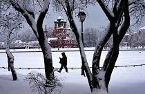 الثلوج تغطي العاصمة الروسية موسكو