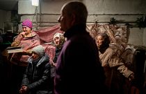 قداس ليلة عيد الميلاد داخل ملجأ في شازيف يار الأوكرانية