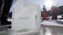 Вайссензе — одно из чистейших озёр Австрии, и его лёд — это фактически питьевая вода