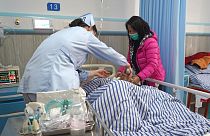 Kórházban ápolják a kínai tragédia egyik sérültjét 2023. január 8-án